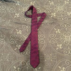 Purple men’s Calvin Klein tie